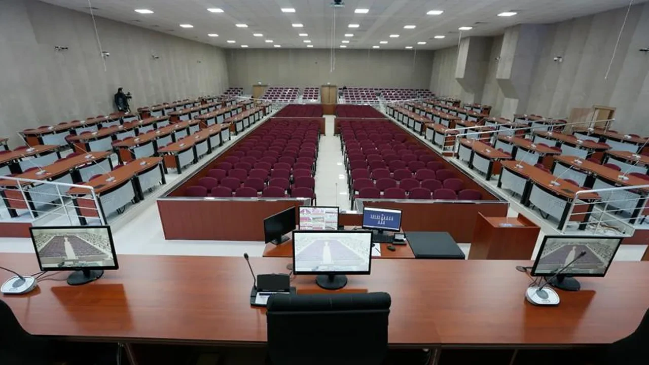 Yüzyılın yolsuzluk davasında duruşma günü! Ekrem İmamoğlu hakim karşısına çıkıyor