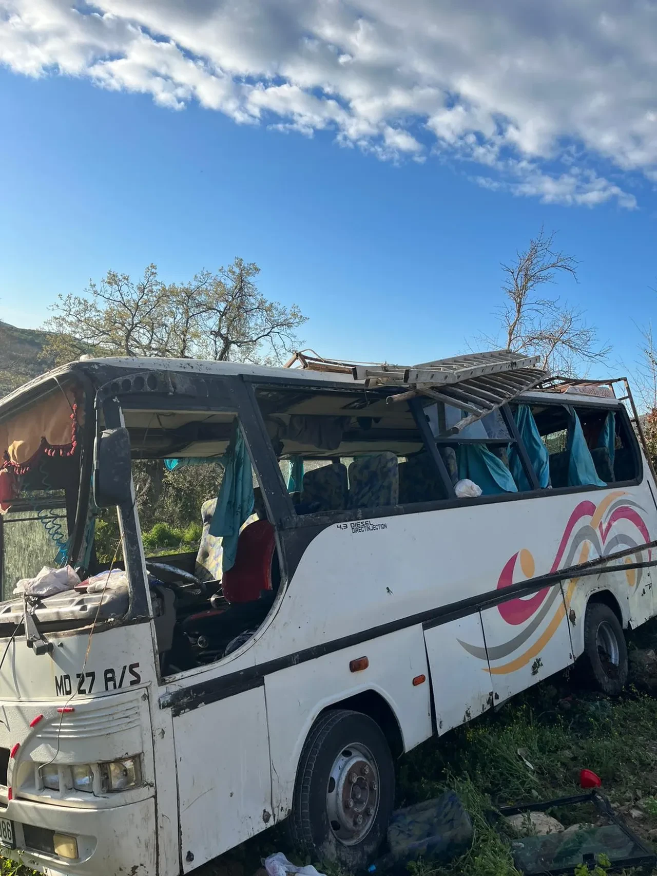 Adana'da tarım işçilerini taşıyan midibüsün devrildi! Çok sayıda yaralı var