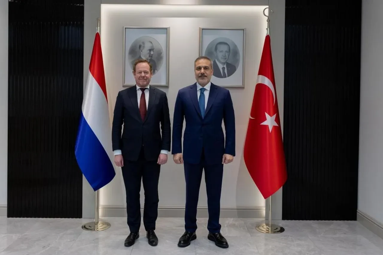 Ankara'da kritik güvenlik zirvesi: Bakan Fidan Hollandalı Bakan David Van Weel ile görüştü