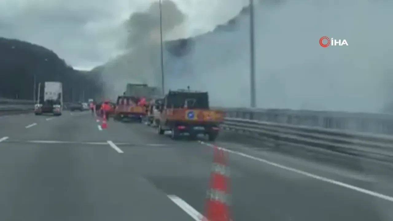 Düzce’de korkutan yangın! Hareket halindeki minibüs alev topuna döndü