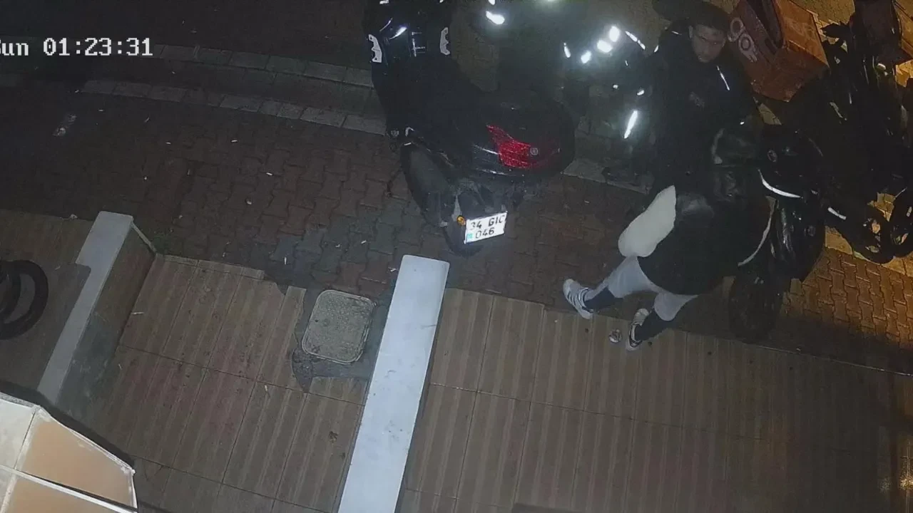 Ekmek almaya gitti, hastanelik oldu! Hırsızlık yaptığı sanılan 14 yaşındaki çocuğu tekme tokat dövdüler