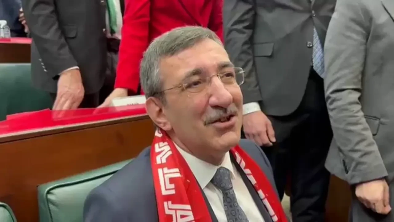 Eşel mobil ile yeni dönem! Cevdet Yılmaz'dan akaryakıt ve vergi açıklaması