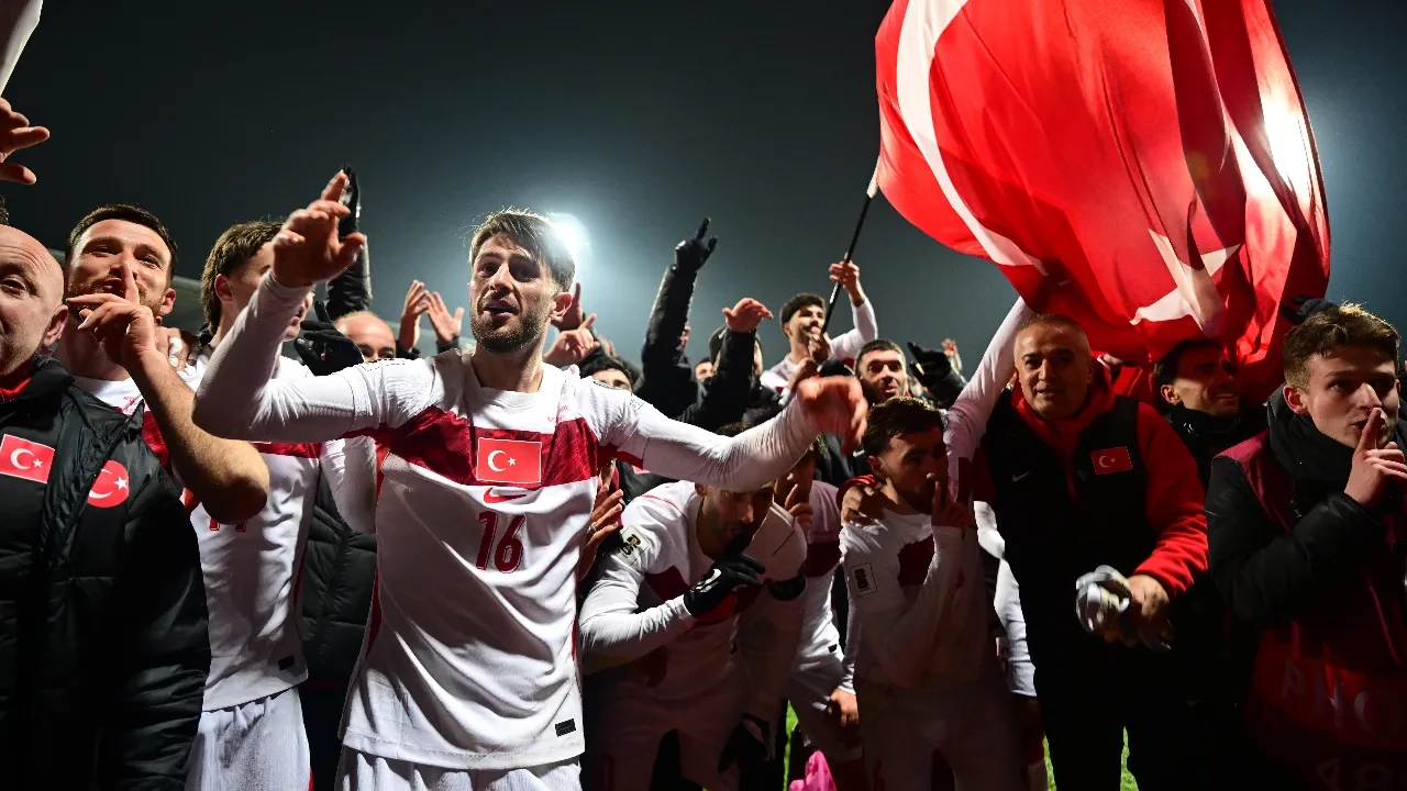 Galatasaray'dan tartışmalara neden olan Dünya Kupası paylaşımı! 2 futbolcuya yer vermediler  