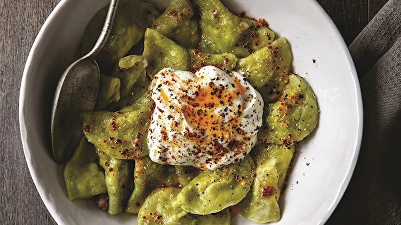 Gelinim Mutfakta Zümrüt Mantı nasıl yapılır? Yeşil rengi bu tarifle tam oturacak