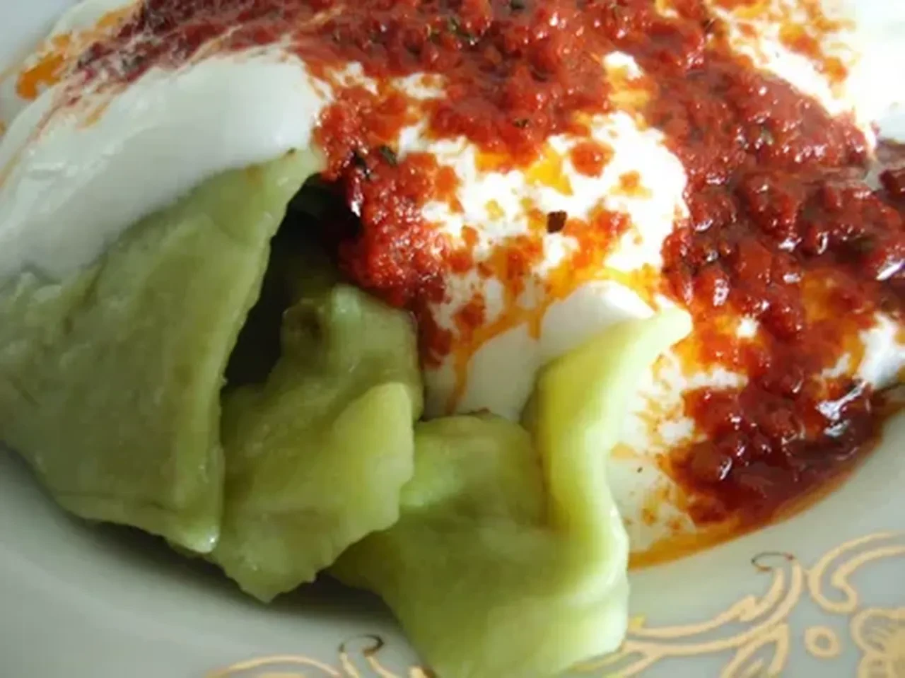 Gelinim Mutfakta Zümrüt Mantı nasıl yapılır? Yeşil rengi bu tarifle tam oturacak