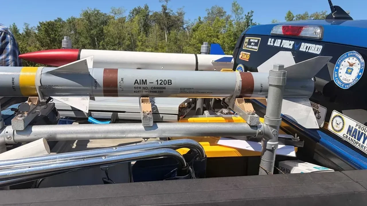 Roket monteli kamyoneti görenler telefona sarıldı! Polis harekete geçti