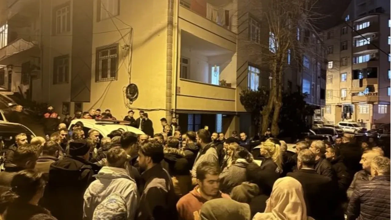 Sarıyer'de gece yarısı toprak kayması: 6 bina boşaltıldı