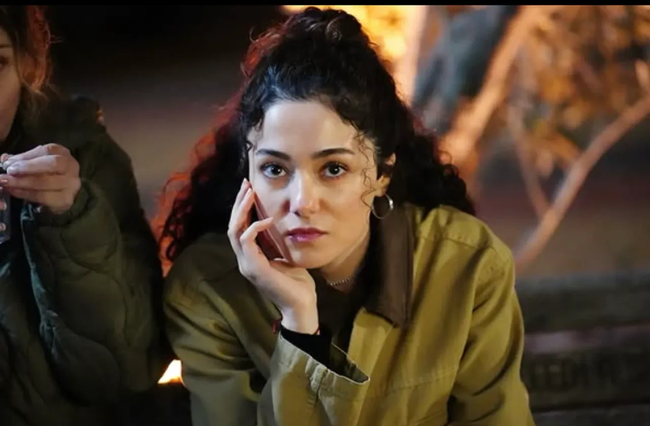 Sevdiğim Sensin'de Kadir'in nişanlısı Fatma kimdir? Fatma rolünü üstlenen Ezgi Kaya kimdir, kaç yaşında? Ezgi Kaya'nın oynadığı diziler