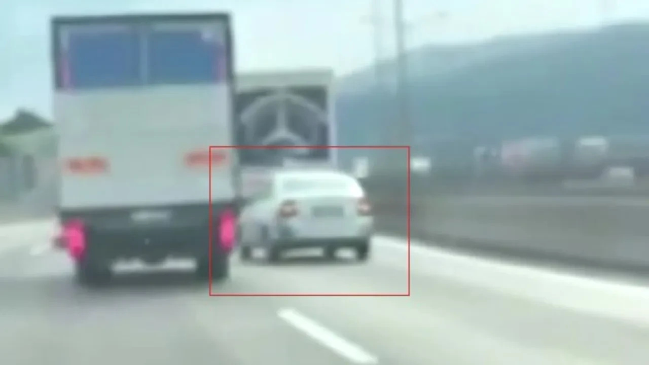 Trafikte makas ata ata ilerledi! Yüklü cezadan kaçamadı: O anlar kamerada 