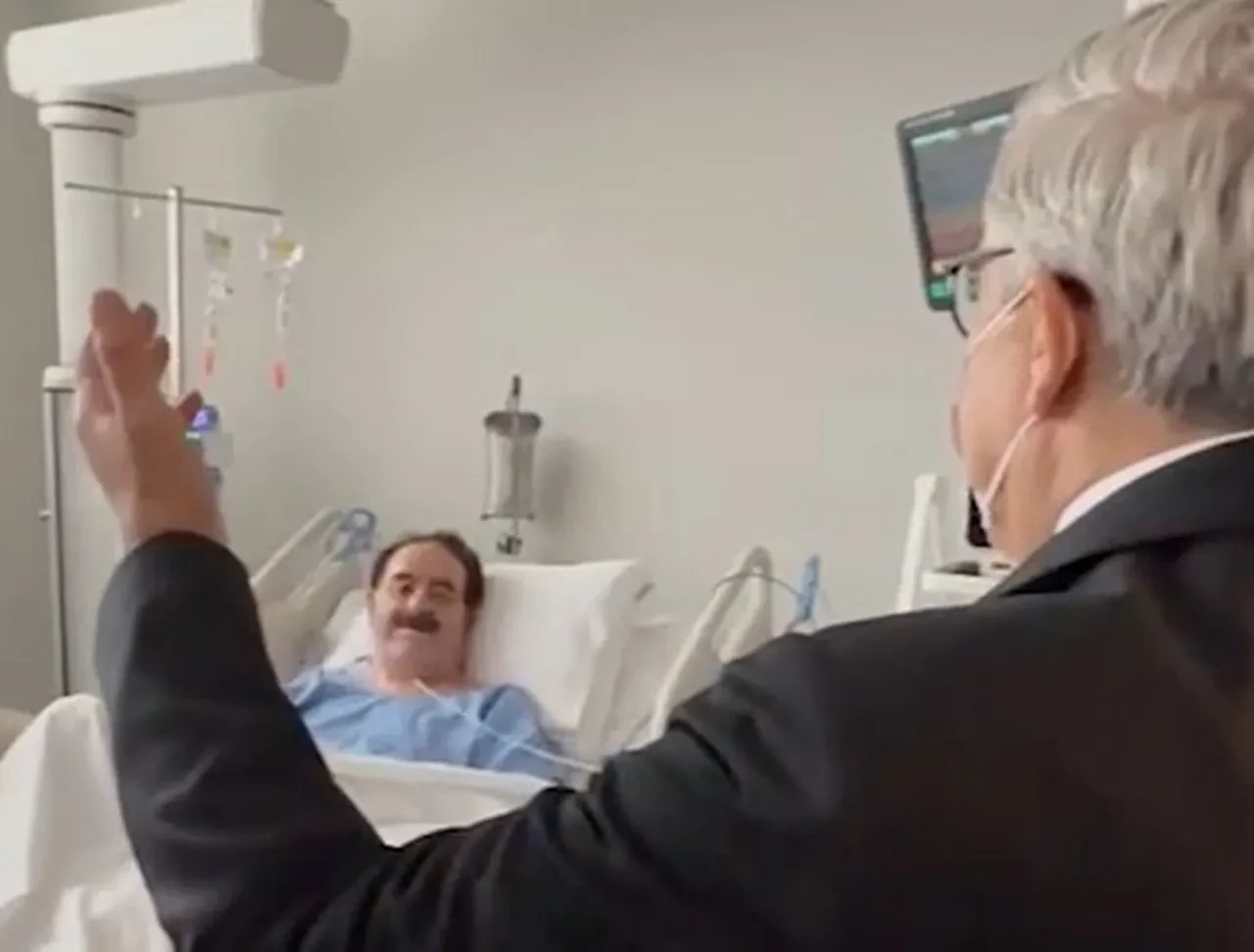 AK Parti'den İbrahim Tatlıses'e ziyaret: 'Cumhurbaşkanımız yakından takip ediyor'