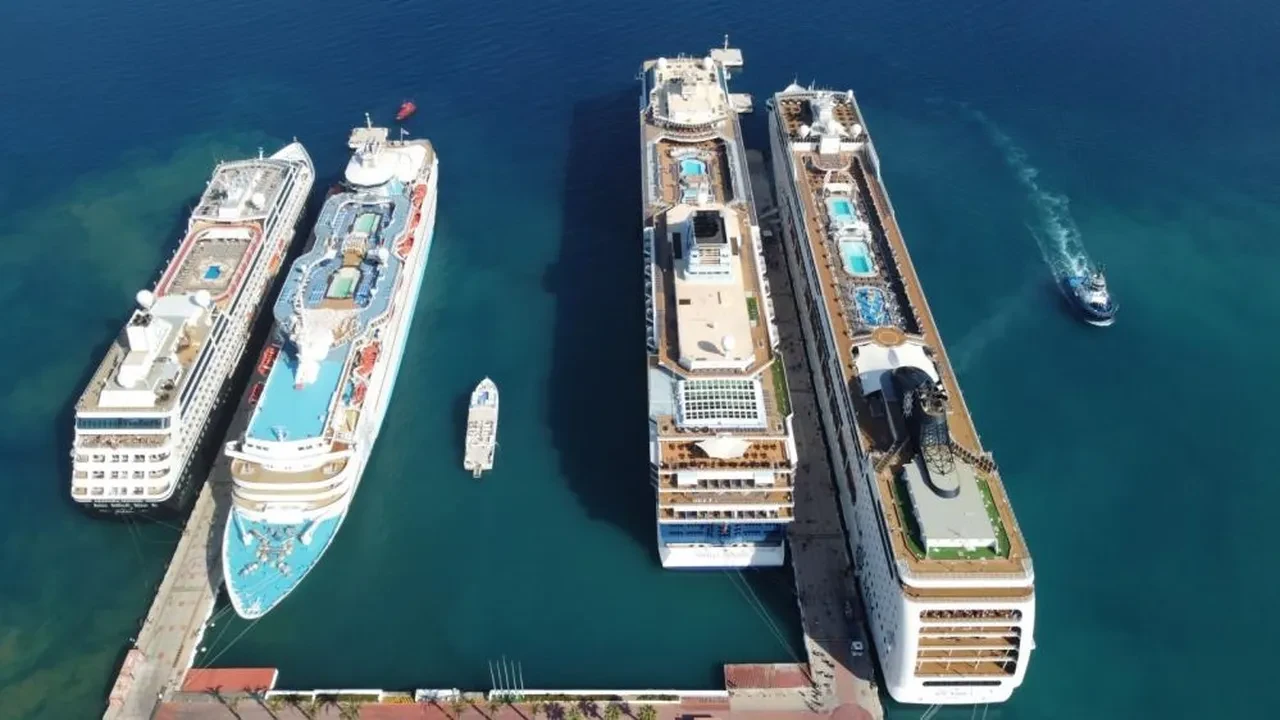 Bakan Uraloğlu duyurdu! Kruvaziyer yolcu sayısında rekor