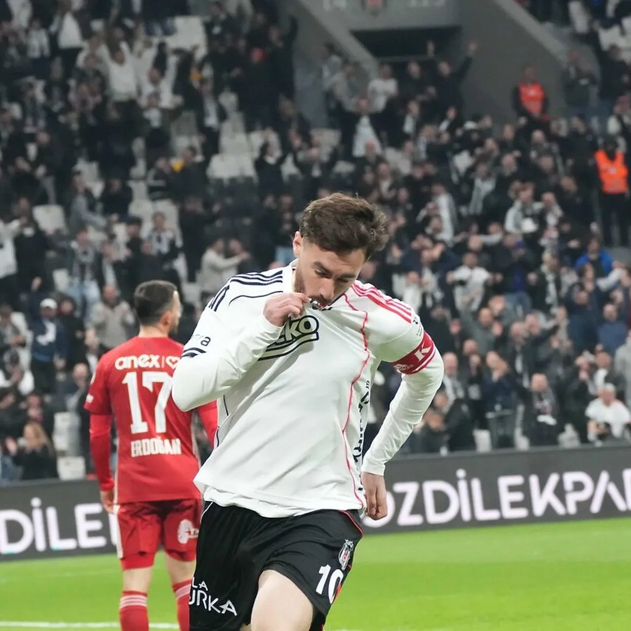 Beşiktaş ve Antalyaspor arasında 6 gollü maç: Dolmabahçe'de Kartal kazandı!