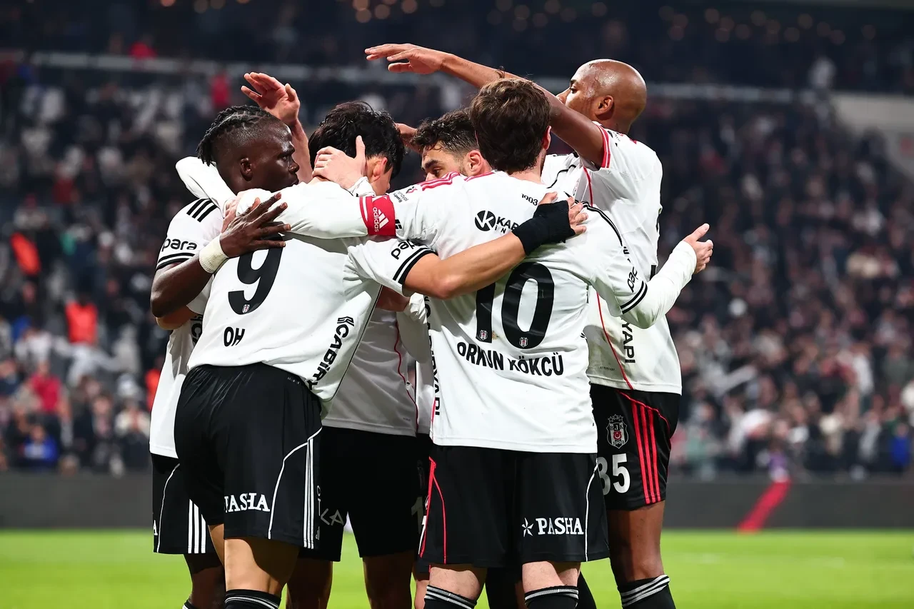 Beşiktaş ve Antalyaspor arasında 6 gollü maç: Dolmabahçe'de Kartal kazandı!