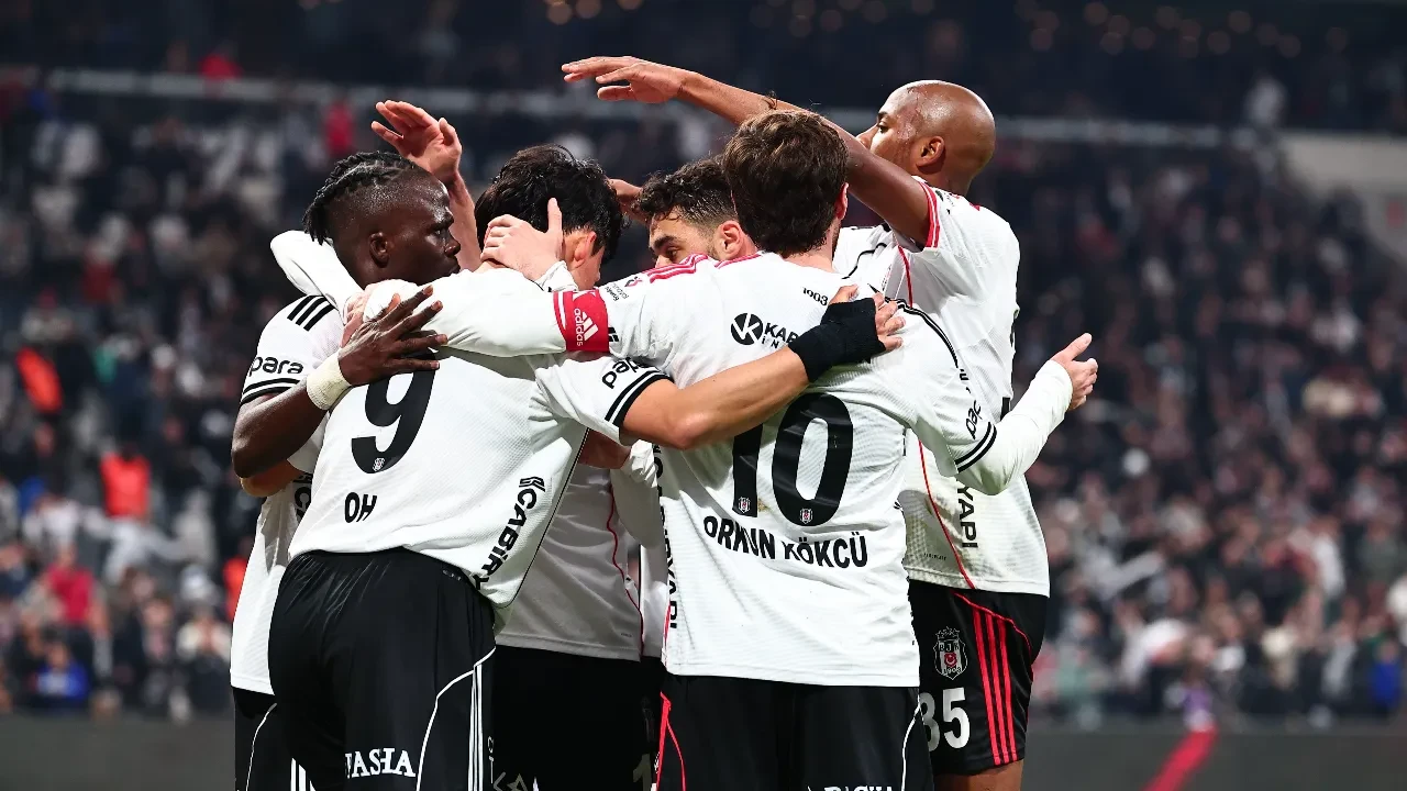 /spor/besiktas-antalyaspor-super-lig-canli-mac-anlatimi-3293721