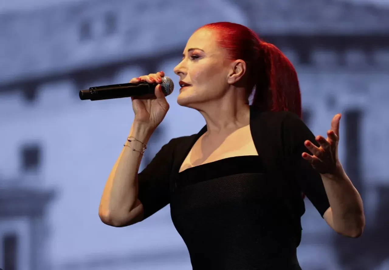 Candan Erçetin tatil yapmaktan sıkılıyor 