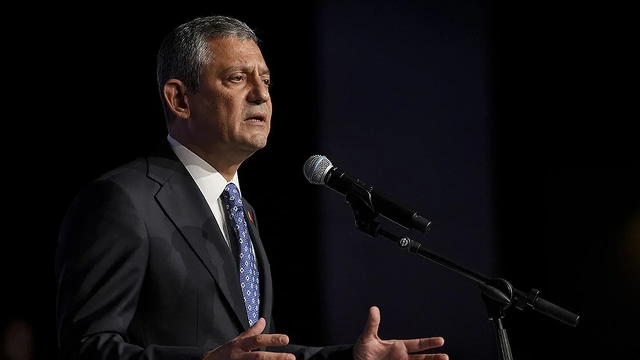 Cumhurbaşkanı Erdoğan'ın 2002'de milletvekili seçilmesi ara seçimle mi oldu? Hayati Yazıcı'dan Özgür Özel'e cevap var