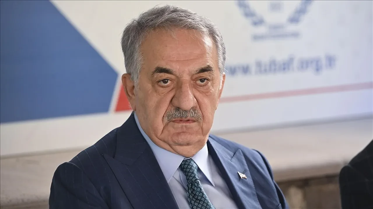 Cumhurbaşkanı Erdoğan'ın 2002'de milletvekili seçilmesi ara seçimle mi oldu? Hayati Yazıcı'dan Özgür Özel'e cevap var