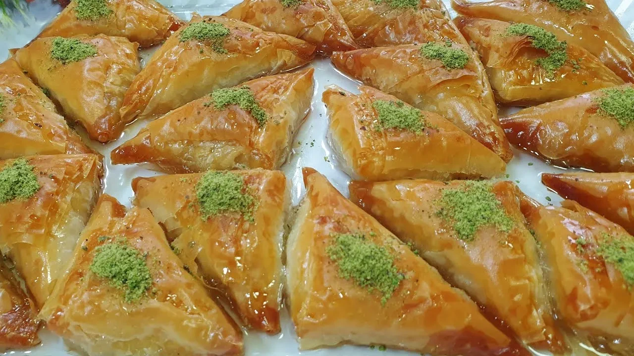 Gelinim Mutfakta irmikli muska tatlısı nasıl yapılır? Kıyır kıyır şerbetiyle ağızda dağılıyor