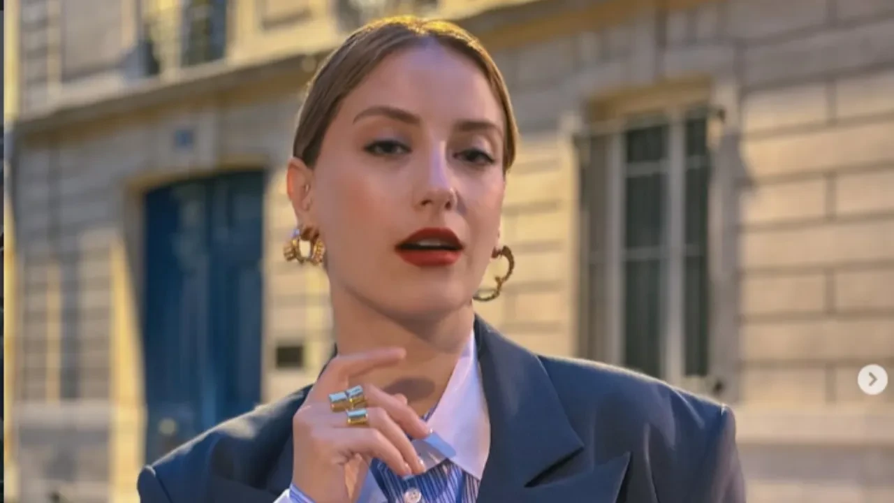 Hazal Kaya terapi açıklamasıyla yine gündemde: Harcadığım parayla zengin olurdum