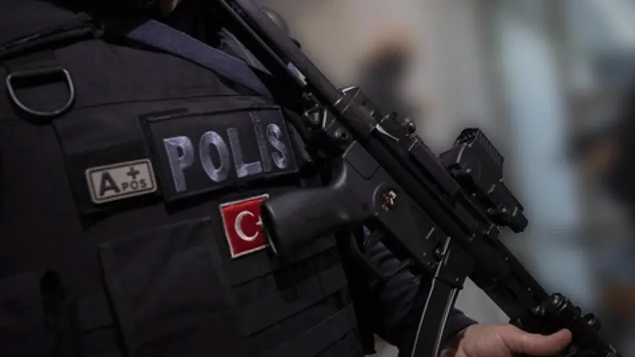 Kırmızı bültenle ulusal çapta aranıyorlardı, İçişleri Bakanlığı duyurdu: 61 suçlu getirildi
