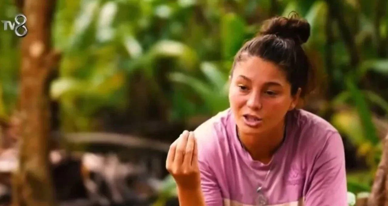 Lina'nın büyük ayıbı: Nagihan Karadere'yi anneliğinden vurmaya çalıştı! Kavgada söylenmeyecek laflarla Nagihan'ı gözyaşlarına boğdu