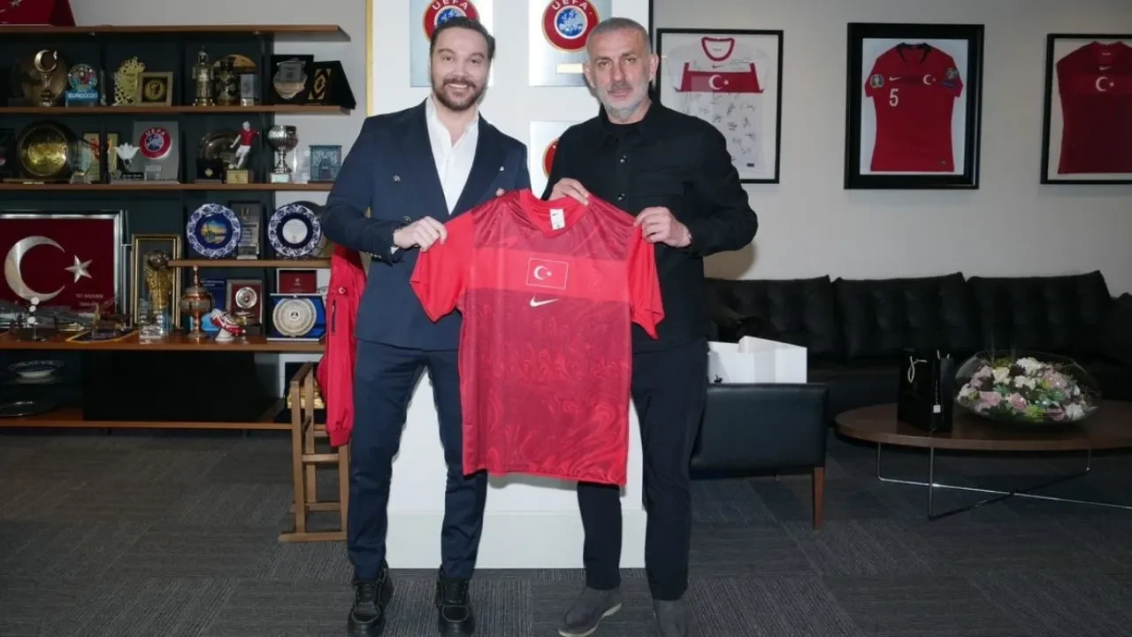 Milli Takım için marş yazan Sinan Akçıl’dan sert açıklama! “Yalan haberlere inanmayın”