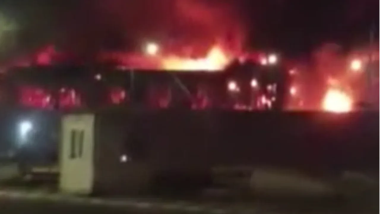 Sincan'da alevler yükseldi: İtfaiye yangınına müdahale ediliyor