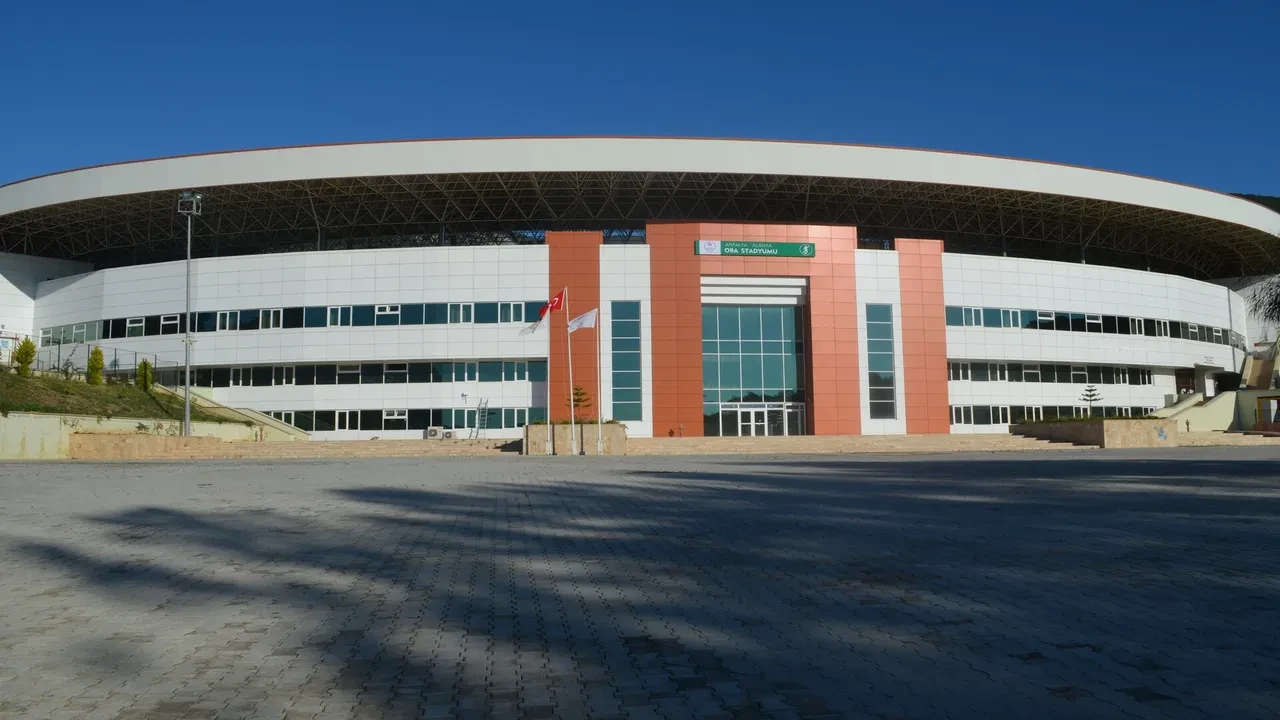 Trabzonspor Alanyaspor deplasmanında | SÜPER LİG CANLI MAÇ ANLATIMI