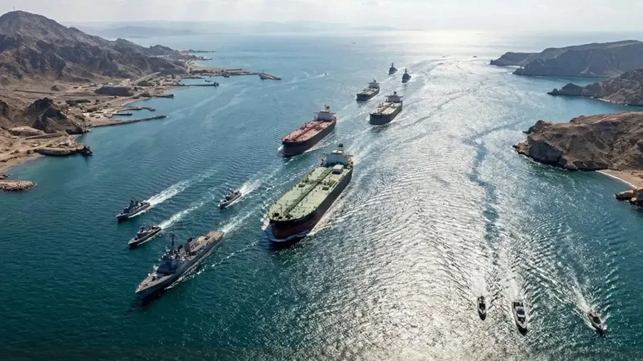 Trump'tan Hürmüz Boğazı çıkışı! 'Anlaşmaya aykırı' deyip İran'ı tehdit etti 