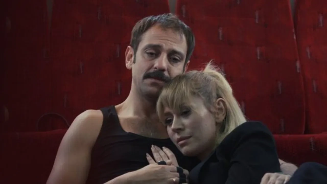 Veliaht dizisinin yıldızları bir araya geldi! Erkan Kolçak Köstendil, Hazal Türesan ve Burak Altay aynı sahnede