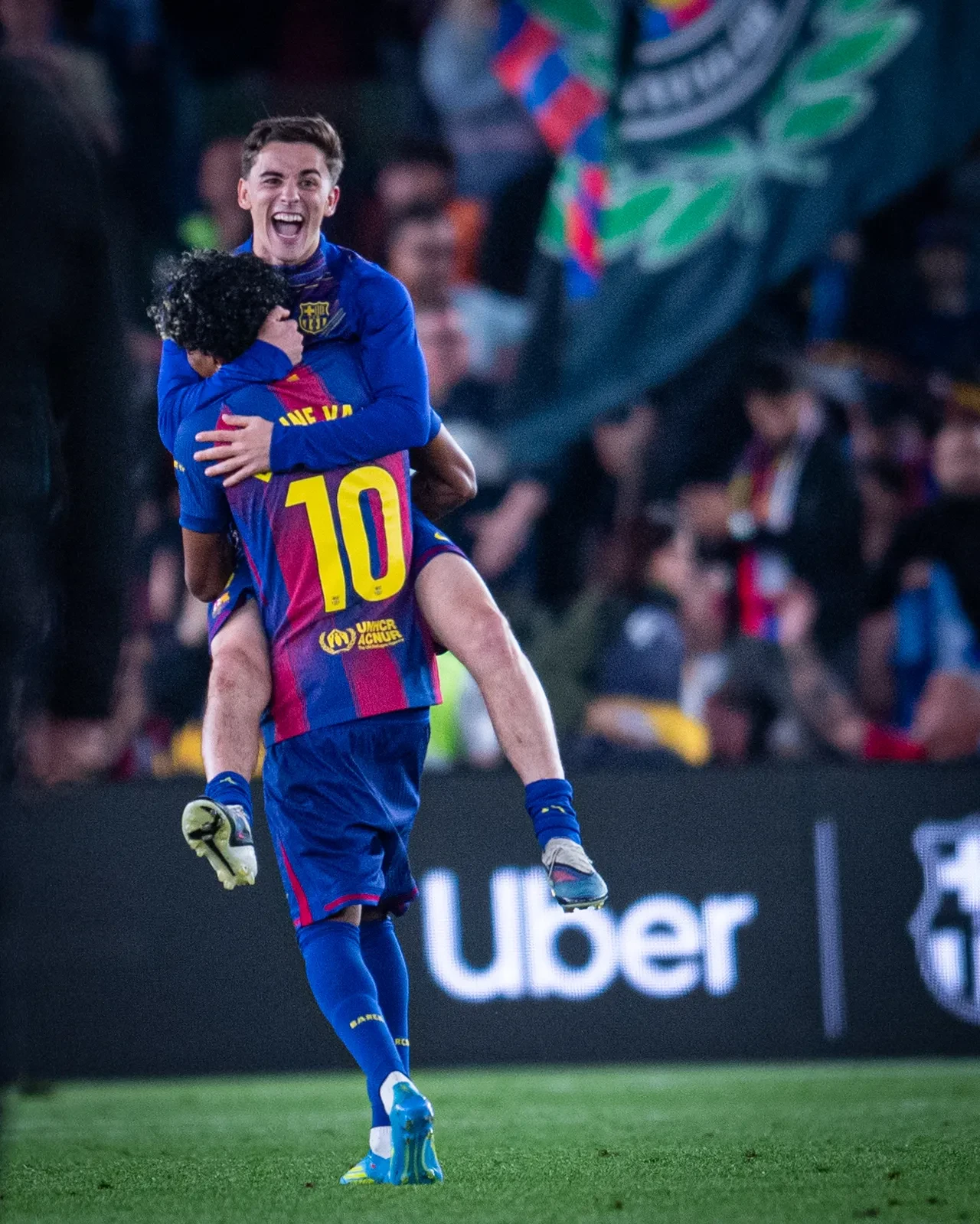 Barcelona şampiyonluk için geri sayımda: Real Madrid'e bir darbe daha!