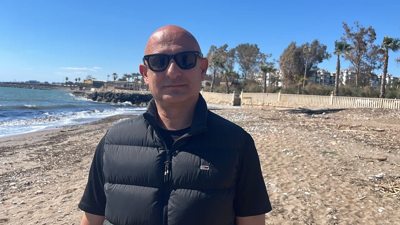 Deniz üzerindeki siyah tabaka panik yarattı! Alanya'daki gerçek sonradan ortaya çıktı