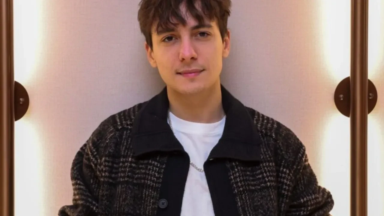 Emir Berke Zincidi Palas Pandıras dizisi kadrosunda! Öyle Bir Geçer Zaman Ki’nin Osman’ı Osi karakteriyle geliyor! 