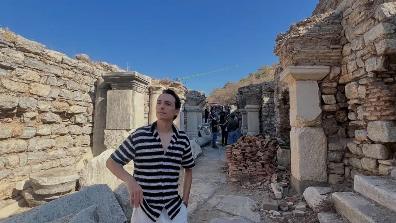 Emir Berke Zincidi Palas Pandıras dizisi kadrosunda! Öyle Bir Geçer Zaman Ki’nin Osman’ı Osi karakteriyle geliyor! 