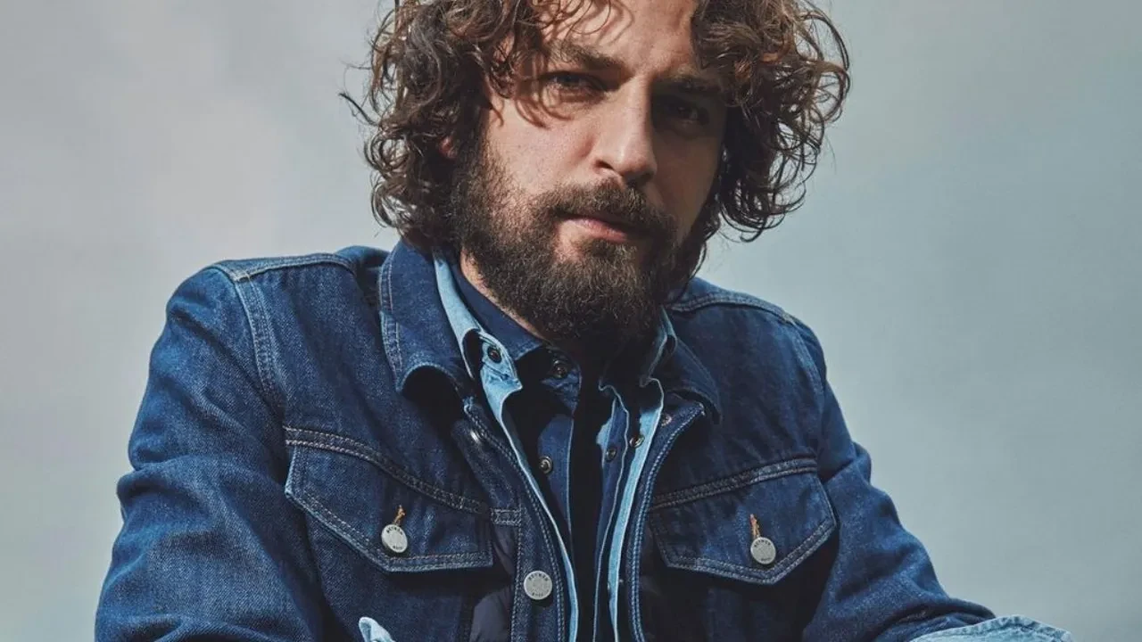 Emir Berke Zincidi Palas Pandıras dizisi kadrosunda! Öyle Bir Geçer Zaman Ki’nin Osman’ı Osi karakteriyle geliyor! 