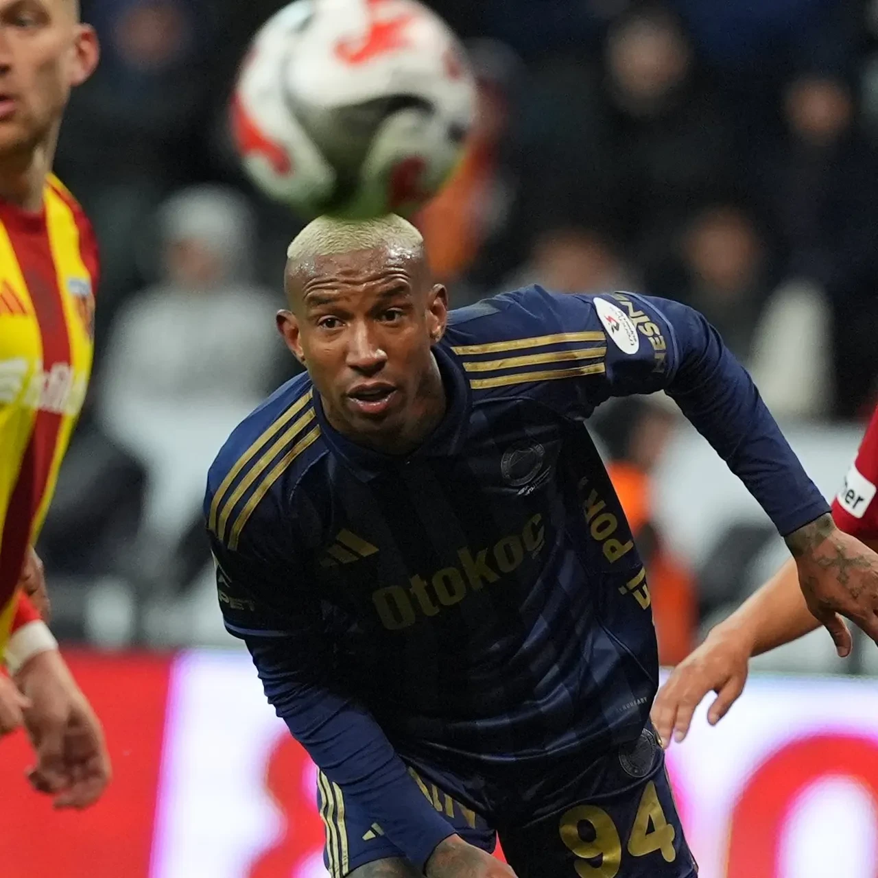 Fenerbahçe Kayserispor deplasmanında farklı kazandı: Zirvede ısrar!