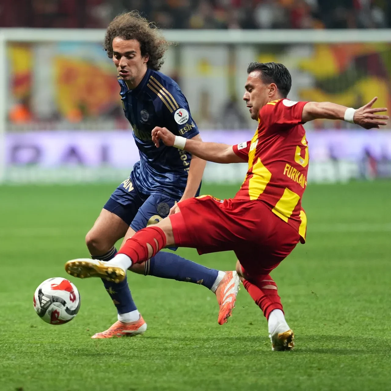Fenerbahçe Kayserispor deplasmanında farklı kazandı: Zirvede ısrar!