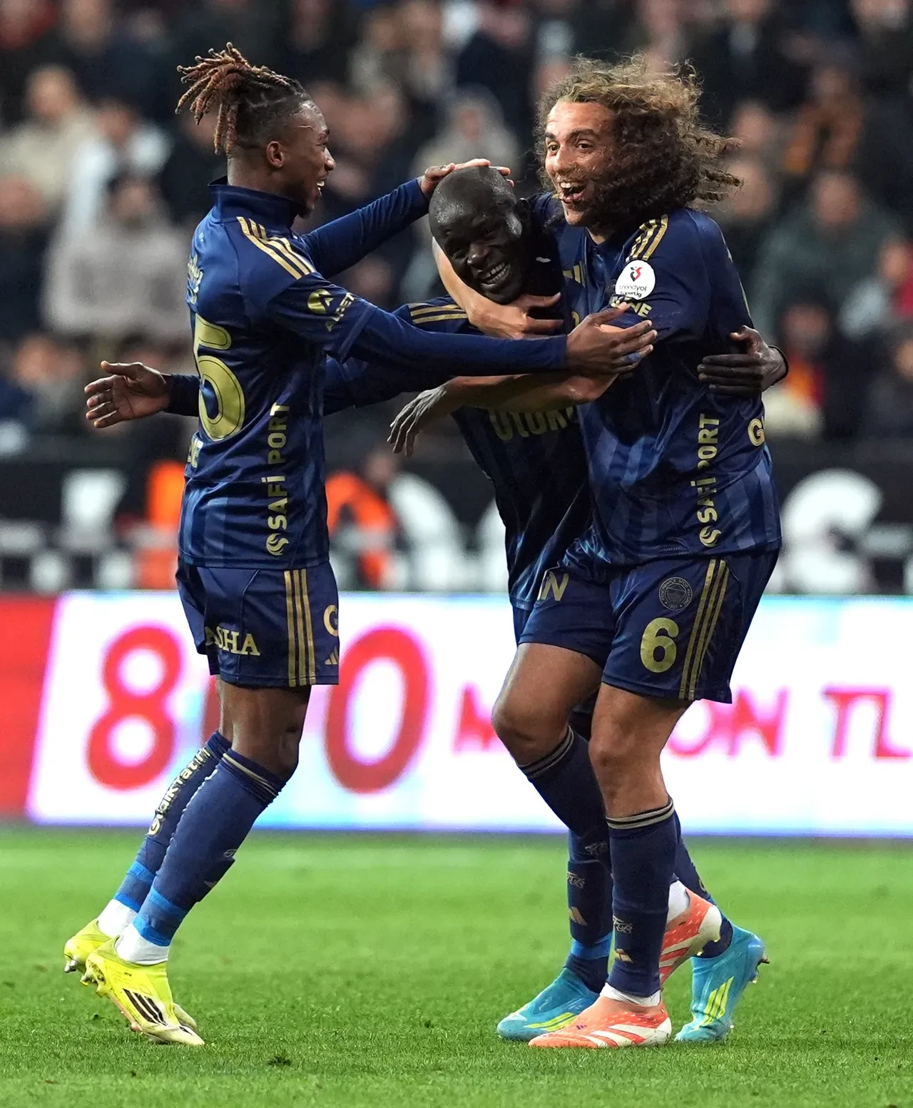 Fenerbahçe Kayserispor deplasmanında farklı kazandı: Zirvede ısrar!