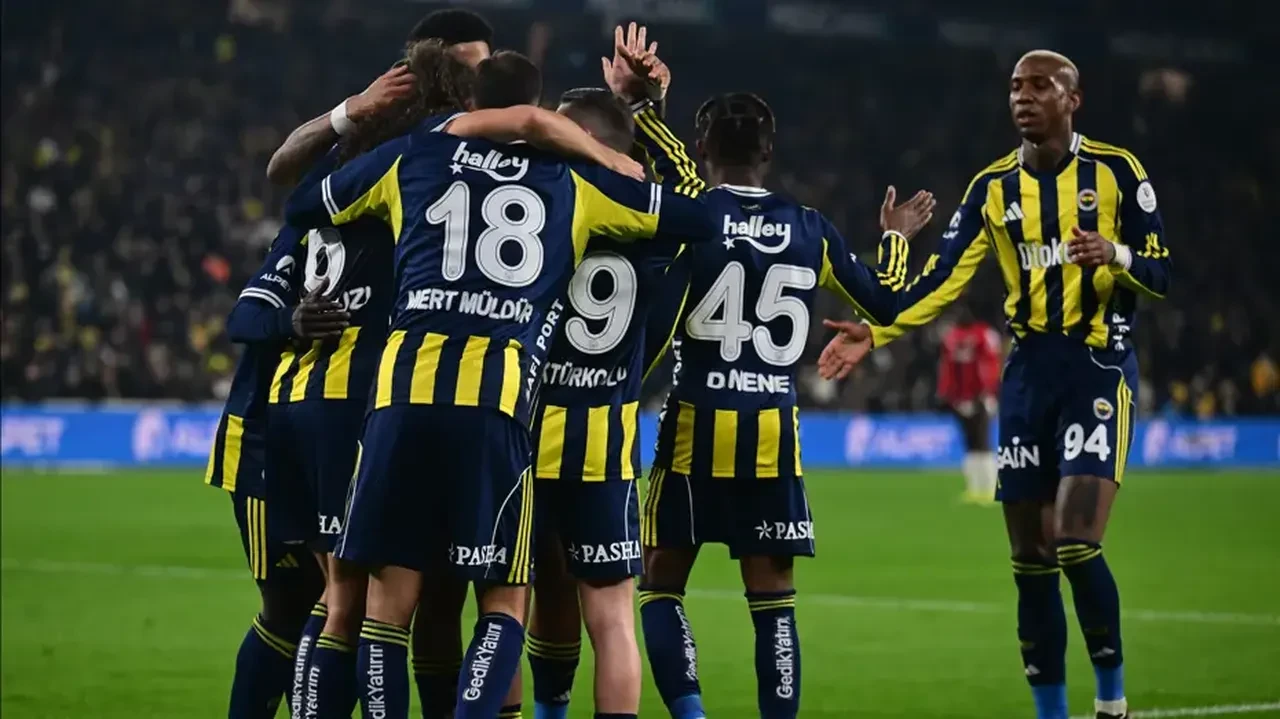Fenerbahçe, zorlu Kayserispor deplasmanında! İşte Tedesco'nun muhtemel ilk 11'i...