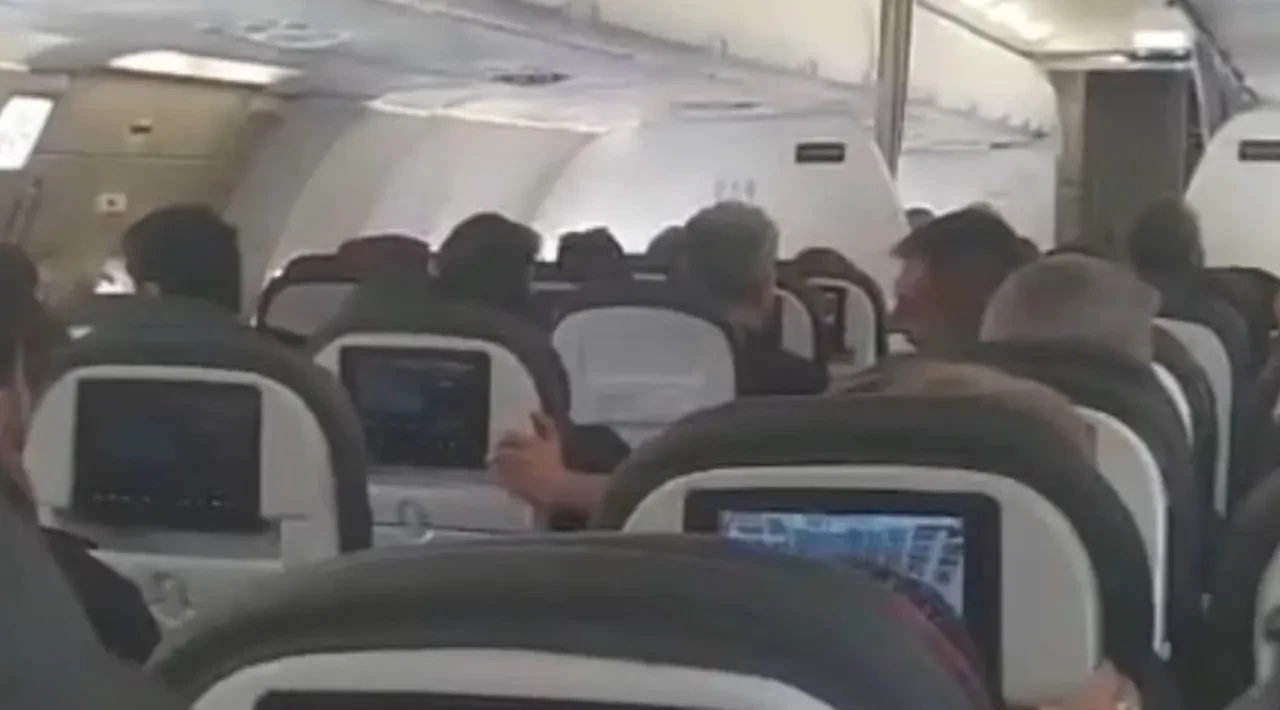 İstanbul'dan kalkan uçak inişle gerilim yaşattı: Yolcuların korkusu kamerada