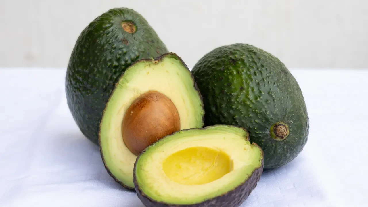 Kahvaltı sofralarının yeni gözdesi avokado sos! Hem zayıflatıyor hem de güzelleştiriyor