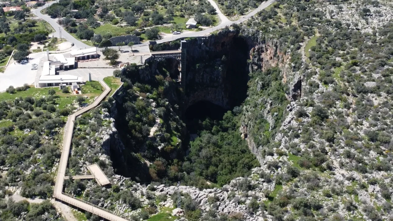 Mersin'de 13 yıl sonra bir ilk yaşandı! Cennet Obruğu'ndan su çıktı