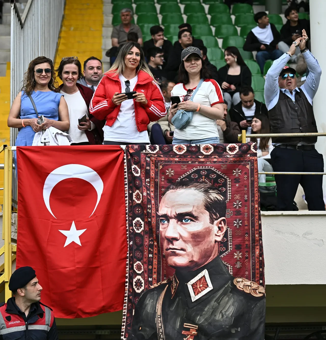 Trabzonspor Alanyaspor deplasmanında aradığını bulamadı: Akdeniz'de gollü beraberlik!