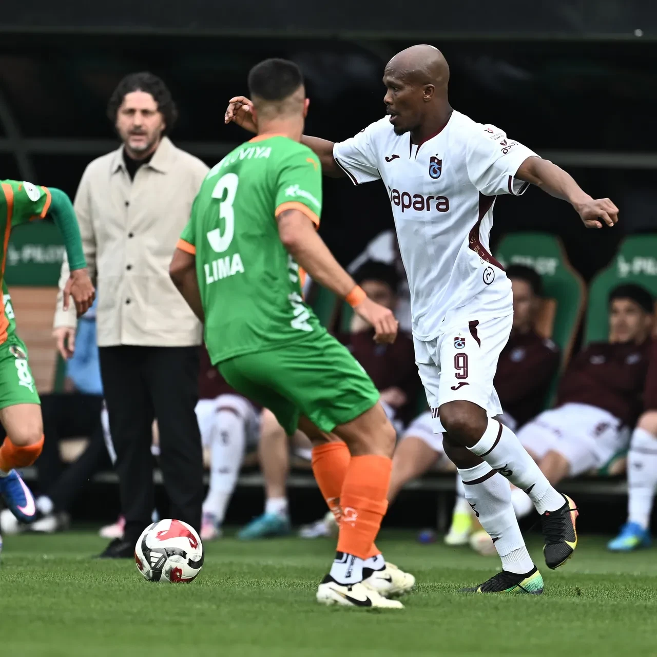 Trabzonspor Alanyaspor deplasmanında aradığını bulamadı: Akdeniz'de gollü beraberlik!