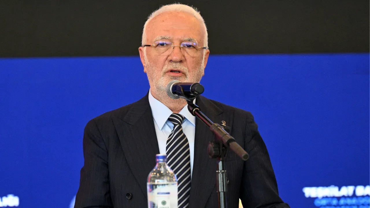 AK Parti'li Mustafa Elitaş'tan CHP liderine ara seçim cevabı: Zihni özgür değil