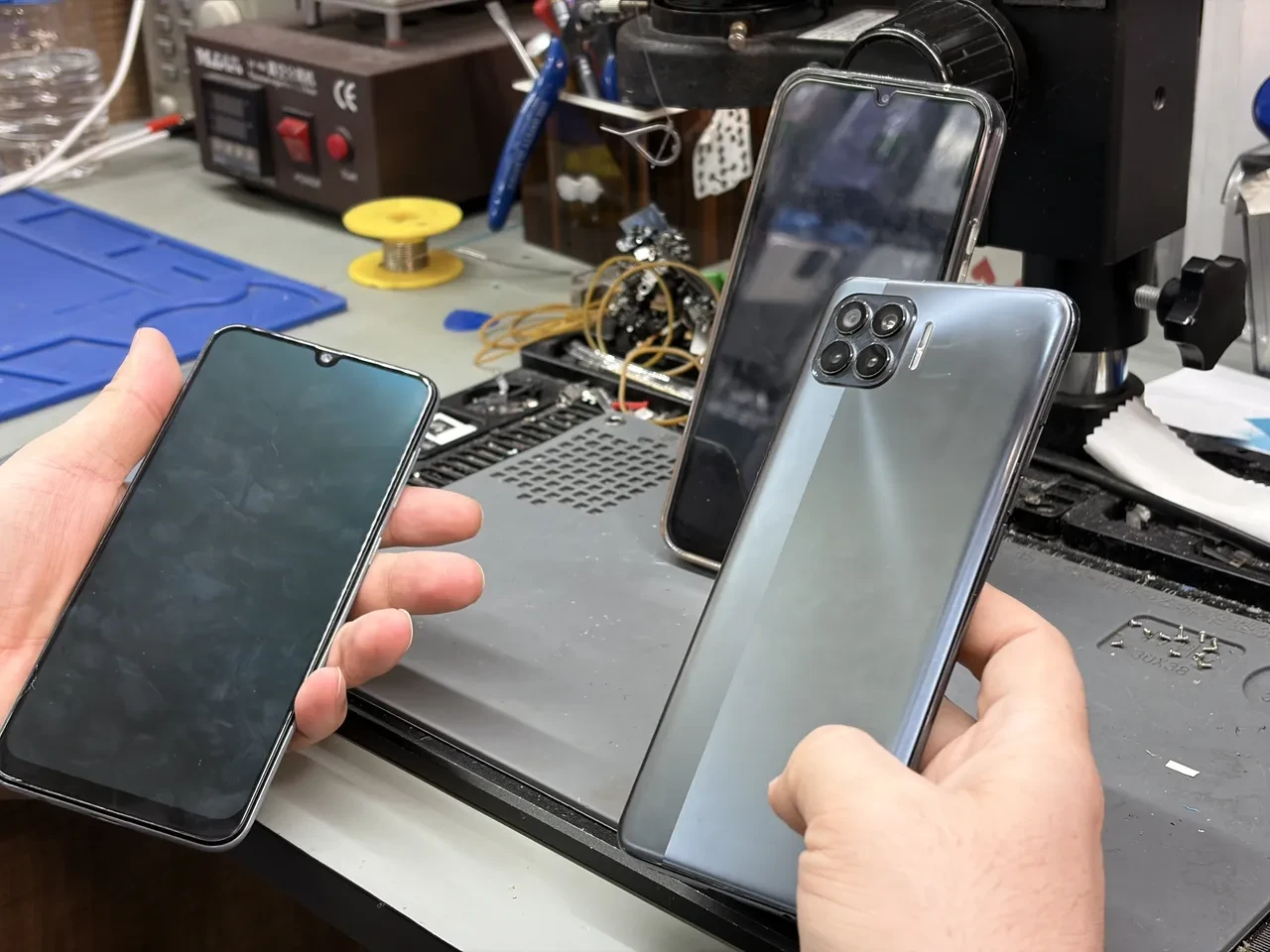 Arabada telefon şarj edenler dikkat! 30 yıllık usta uyardı