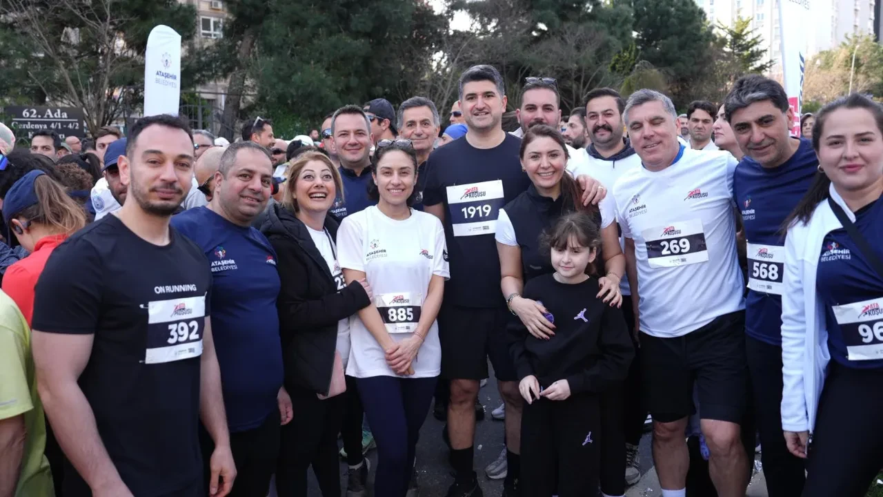 Ataşehir’de bir ilk: 1200 sporcu Ata Koşusu’nda ter döktü