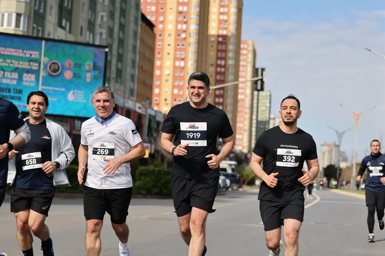 Ataşehir’de bir ilk: 1200 sporcu Ata Koşusu’nda ter döktü