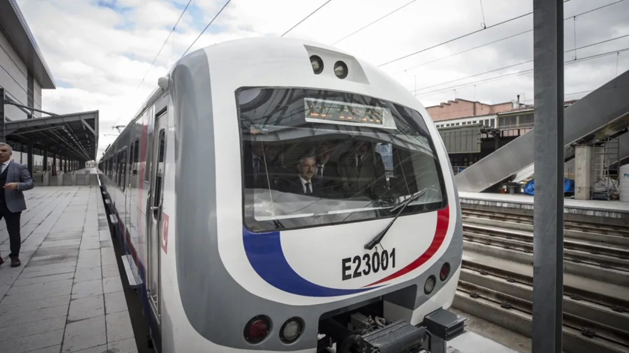 Bakan Uraloğlu duyurdu! 8 yılda 140 milyondan fazla yolcuya hizmet verdi!