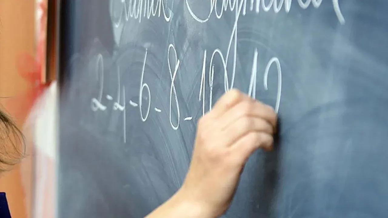 Emekli öğretmenleri çalışıyor gibi gösterip sahte kayıtlar açtılar! 52 milyonluk dev vurgun: Çok sayıda gözaltı var